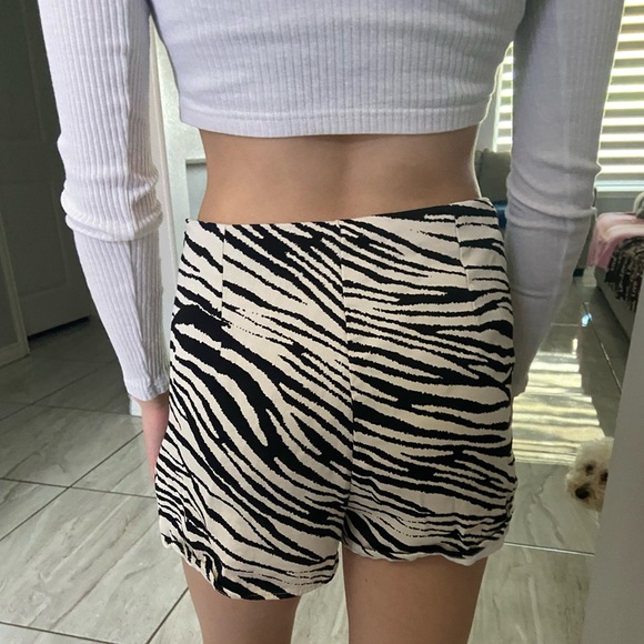 Zara Zebra Print Skort - Picture 3 of 3